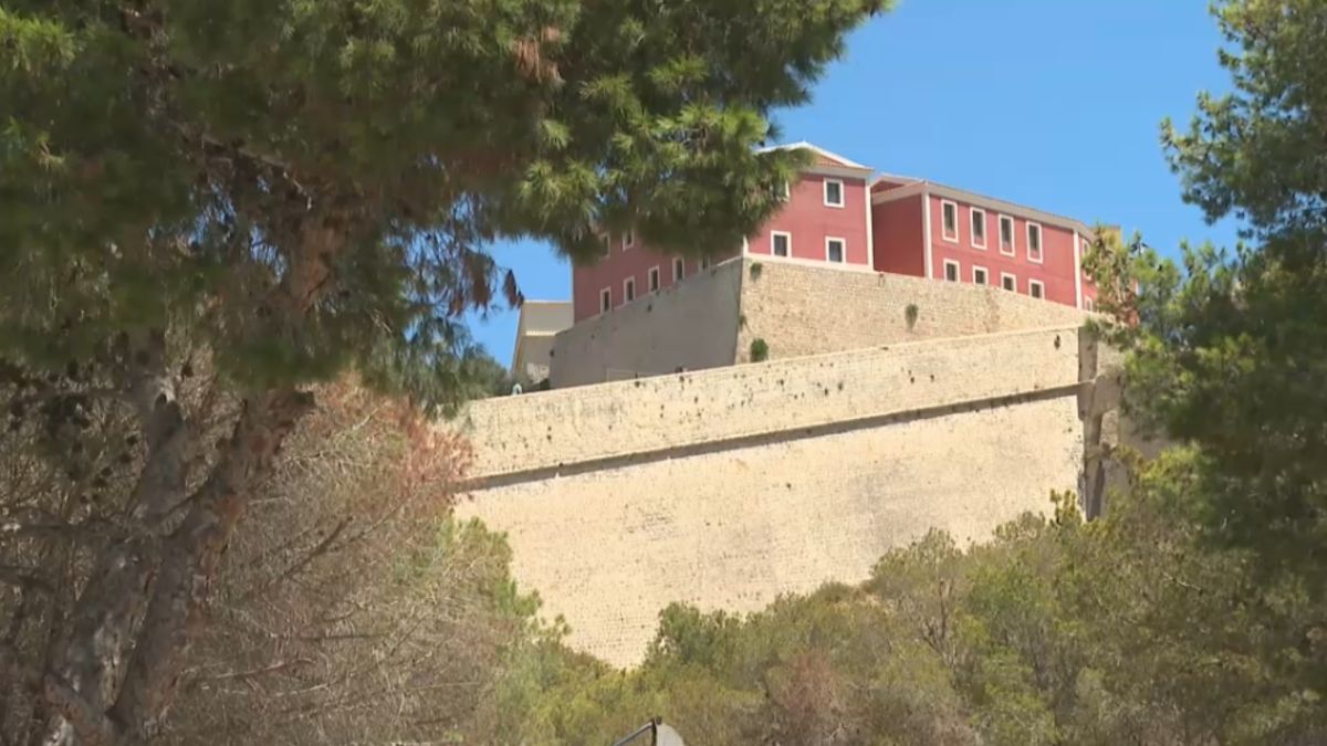 Triguero indignat davant el nou retard de la inauguració del Parador d’Eivissa