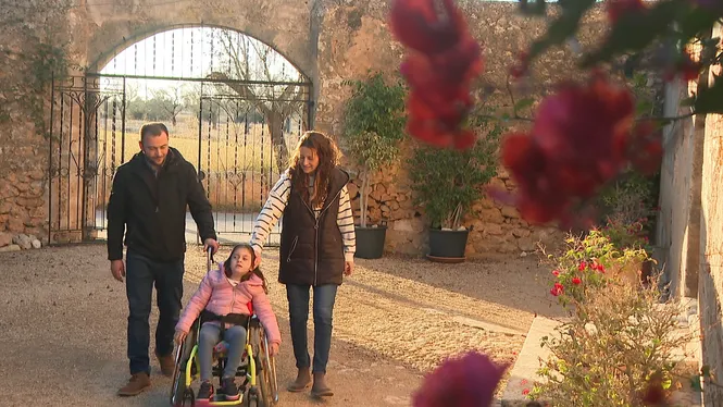 El ball de l’Os de Sant Blai trenca les barreres de l’accessibilitat amb la inclusió d’una integrant amb mobilitat reduïda