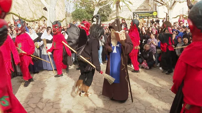 Sa Pobla s’encén amb la revetla de Sant Antoni