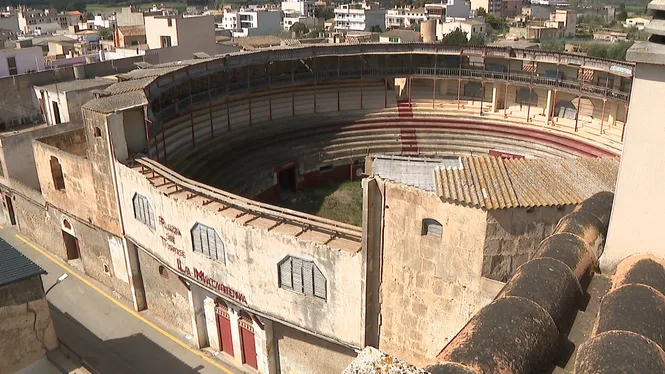 Felanitx votarà si eliminar la clàusula que obliga a fer una correguda de toros a la Macarena per facilitar-ne la venda