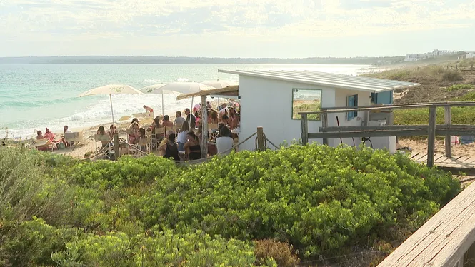El president del Consell de Formentera vol declarar desert el concurs dels quiosquets de platja i fer-ne un de nou
