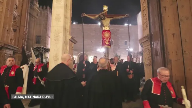 La processó del Crist de la Sang omple els carrers de Palma