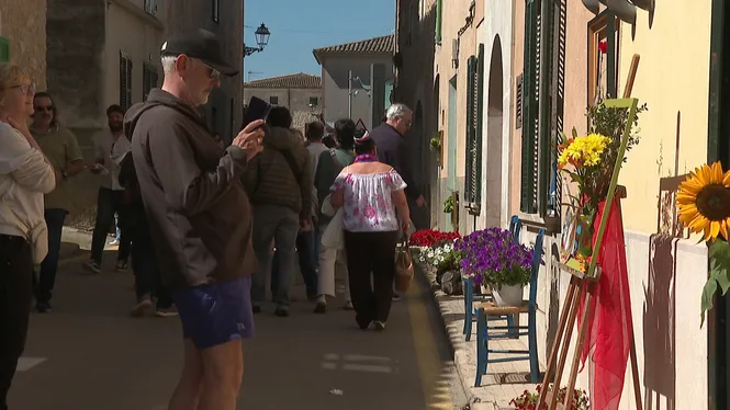 Costitx es vesteix de primavera amb la Fira en Flor