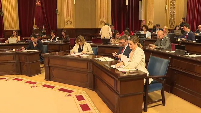 Marga Prohens: “Hem de decréixer en l’oferta il·legal”