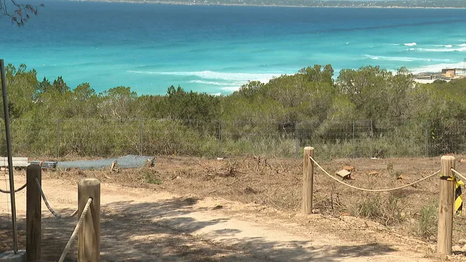 S’inicien feines prèvies per a la construcció de la casa unifamiliar al Caló des Mort a Formentera