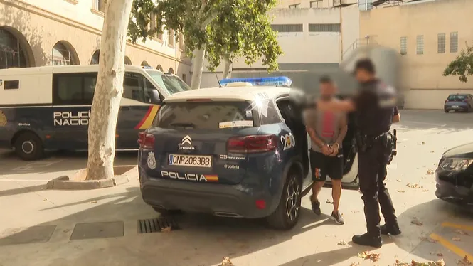 L’home que intentà incendiar ca seva, amb la dona i el fill dedins, passa a disposició judicial