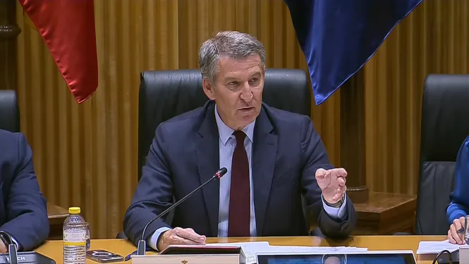 Feijóo diu que el PP defensarà els seus principis “sense sotmetre’s a xantatges de cap banda”