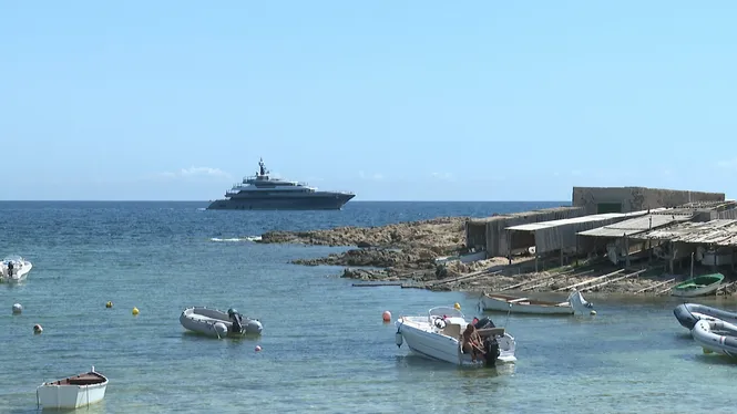 Sanció contra el superiot de luxe Attila encallat a Formentera