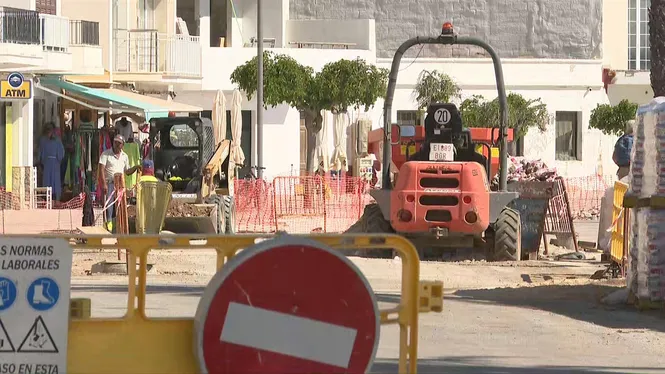El Consell de Menorca reprova l’exconseller Marc Pons per la reforma del port de Fornells