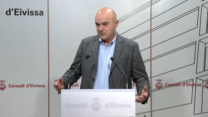 Vicent Marí reitera que no dimitirà per ‘La vida islados’