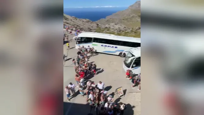 Calma a la carretera de sa Calobra després que dissabte un bus va tenir una avaria
