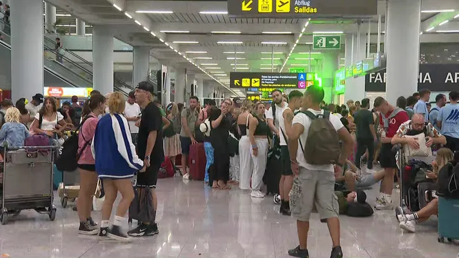 Múltiples vols han hagut de ser cancel·lats i desviats en els aeroports de les Balears, per les tempestes que afecten l’Arxipèlag