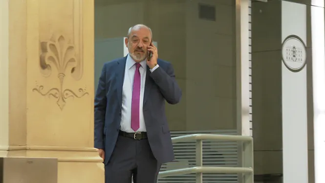 Vox demana concretar l’aplicació de la lliure elecció de llengua i el PP apunta discrepàncies internes en la formació d’extrema dreta