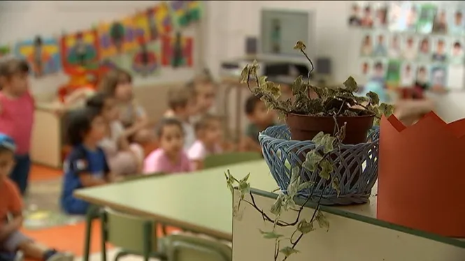 Què diu l’acord del PP i Vox sobre la lliure elecció de llengua als centres educatius?
