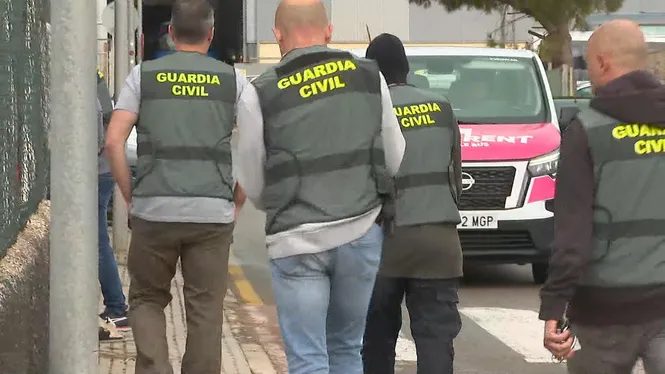 Almenys sis detinguts i diversos cotxes de luxe requisats en la darrera operació antidroga de la Guàrdia Civil a Eivissa