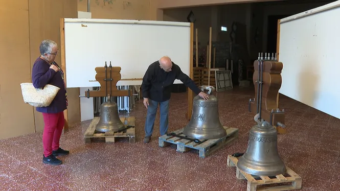 Sant Lluís exposa les tres noves campanes del poble