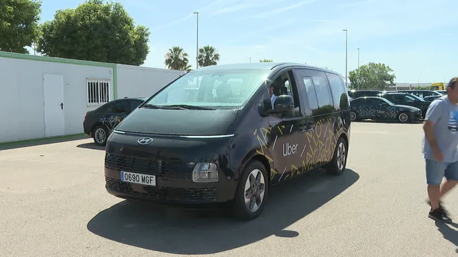 Els taxistes reclamen mantenir l’obligatorietat als VTC de reservar amb 30 minuts d’antelació